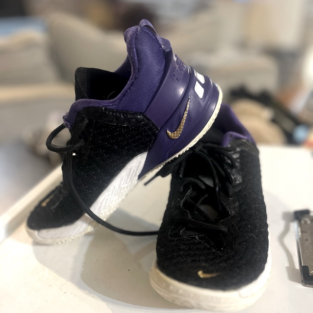 NIKE Black and purple w Gold check sneakers!